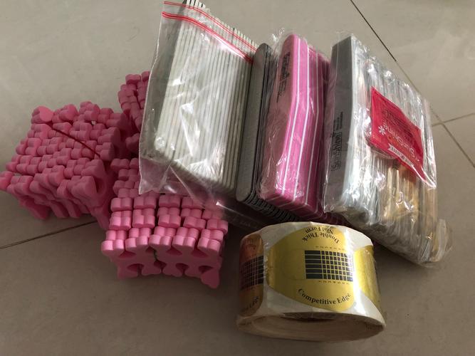 指甲油,美甲饰品,美睫产品,还有纹绣产品等